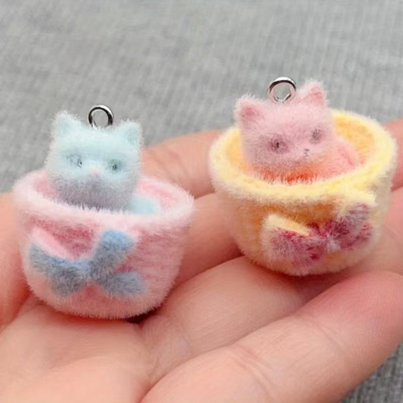 Resin Art Box - 4pcs 3D plush resin cat pendant,